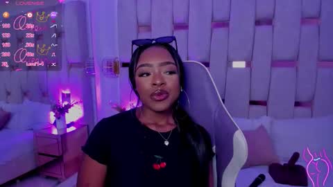 Miia Schwarz  online show from March 18, 11:41 pm