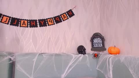 miia scoott  online show from October 25, 11:51 am