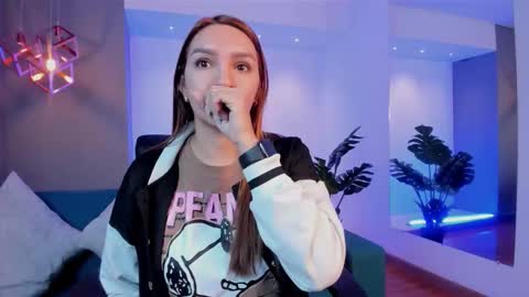 Snapshot of miia_taylors chatting on February 21, 11:55 am Miia 3 online show from February 21, 11:55 am