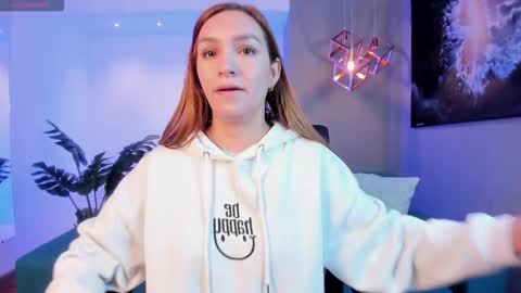 Snapshot of miia_taylors chatting on February 24, 11:19 am Miia 3 online show from February 24, 11:19 am