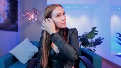 Snapshot of miia_taylors chatting on February 25, 11:31 am Miia 3 online show from February 25, 11:31 am