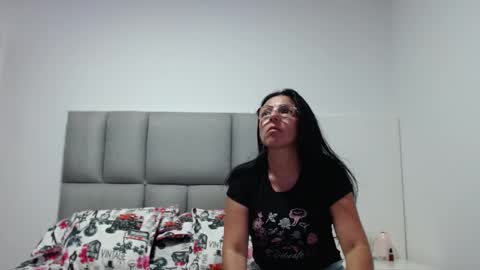 miia_teylorr online show from January 29, 8:46 pm