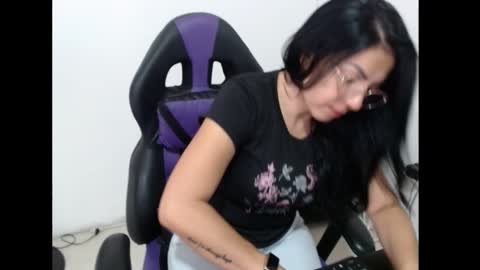 miia_teylorr online show from February 3, 1:08 pm