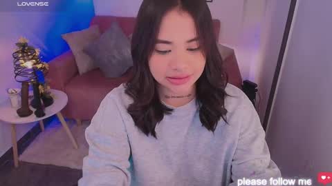 Snapshot of miiaa7_ chatting on October 13, 9:42 am Ma is my name I invite you to check out my wish list for my birthday  online show from October 13, 9:42 am