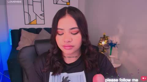 Snapshot of miiaa7_ chatting on October 26, 1:33 am Ma is my name I invite you to check out my wish list for my birthday  online show from October 26, 1:33 am