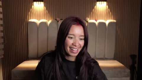 miiaa_evans1 online show from May 9, 8:36 pm