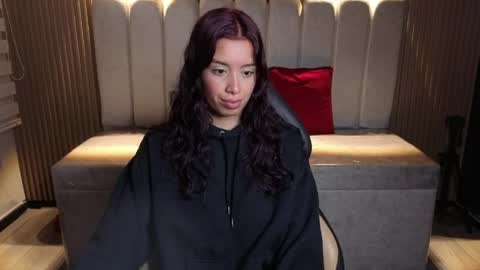 miiaa_evans1 online show from May 14, 2:57 pm