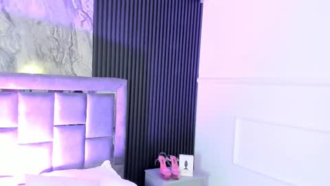 Mia Monroe online show from October 24, 7:54 pm