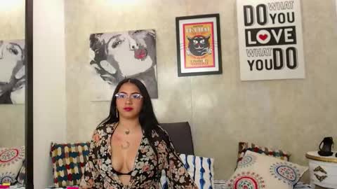 Snapshot of miiaharrper chatting on March 30, 1:23 pm Emma online show from March 30, 1:23 pm