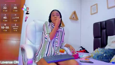 mia sofia online show from November 3, 5:58 pm