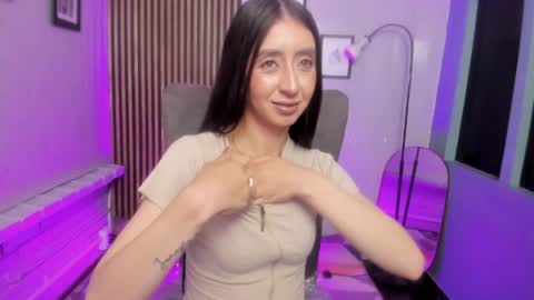 miilu  online show from May 14, 4:19 am