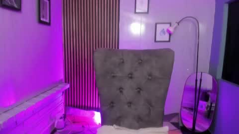 miilu  online show from May 19, 3:24 am