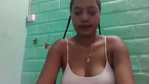 Snapshot of miinah chatting on March 29, 8:36 am miinah online show from March 29, 8:36 am