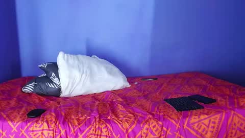 Snapshot of miiranda_cohen chatting on February 19, 10:53 pm miiranda cohen online show from February 19, 10:53 pm