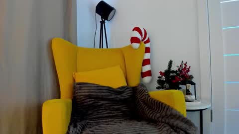 Snapshot of miissblonde chatting on January 19, 3:54 am miissblonde online show from January 19, 3:54 am