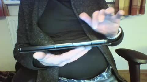 Snapshot of mik116 chatting on January 3, 3:01 pm mik online show from January 3, 3:01 pm