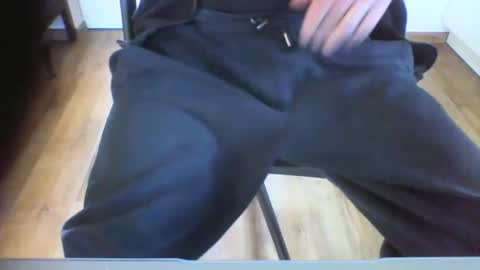 Snapshot of mik116 chatting on September 15, 1:11 pm mik online show from September 15, 1:11 pm
