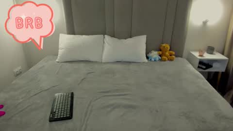 Mika online show from March 25, 2:06 am