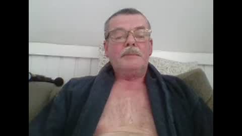 Snapshot of mikael42 chatting on February 18, 9:27 am mikael42 online show from February 18, 9:27 am