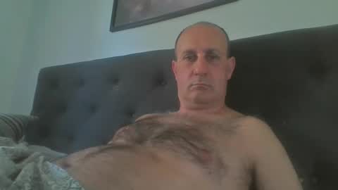 mikael_r52 online show from May 18, 6:41 am