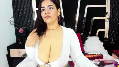 Snapshot of mikaela_lust chatting on February 13, 5:33 pm Mikaela Lust online show from February 13, 5:33 pm