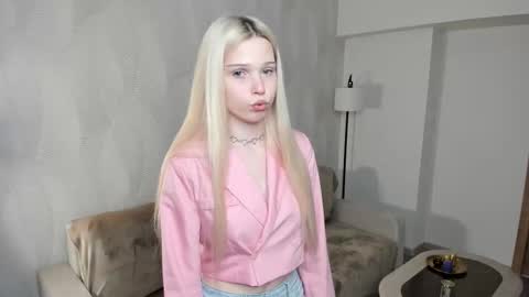 Angel girl online show from December 1, 9:09 pm