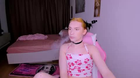 Snapshot of mikaella_nicole chatting on June 7, 8:01 pm mikaella_nicole online show from June 7, 8:01 pm