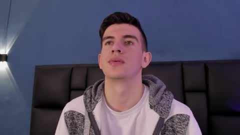 mikael online show from November 13, 4:33 am