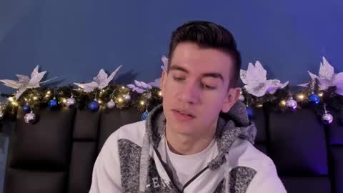 mikael online show from November 28, 4:04 am