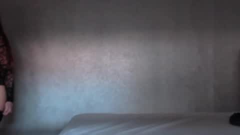 Snapshot of mikahdos chatting on February 4, 12:22 pm SORAYA online show from February 4, 12:22 pm