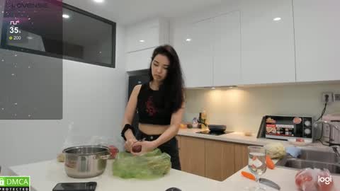 Snapshot of mikakimura chatting on February 18, 12:39 pm Miko now i live in Vietnam online show from February 18, 12:39 pm