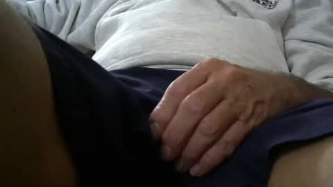 Snapshot of mike26051 chatting on December 13, 8:15 pm mike26051 online show from December 13, 8:15 pm