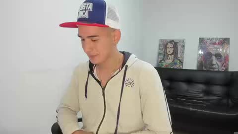 Snapshot of mike3xxx chatting on September 8, 11:26 pm mike3xxx online show from September 8, 11:26 pm