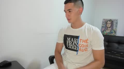 Snapshot of mike3xxx chatting on September 10, 10:43 pm mike3xxx online show from September 10, 10:43 pm