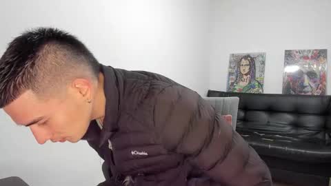 Snapshot of mike3xxx chatting on September 14, 12:43 am mike3xxx online show from September 14, 12:43 am