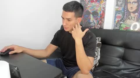 Snapshot of mike3xxx chatting on September 20, 1:28 am mike3xxx online show from September 20, 1:28 am