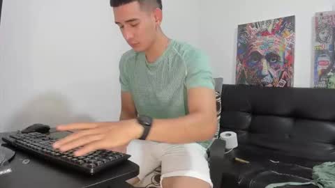 Snapshot of mike3xxx chatting on October 2, 1:56 am mike3xxx online show from October 2, 1:56 am