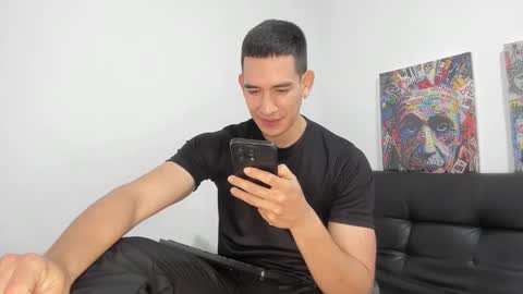 Snapshot of mike3xxx chatting on October 8, 1:47 am mike3xxx online show from October 8, 1:47 am