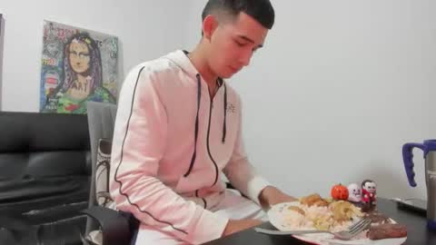 Snapshot of mike3xxx chatting on October 19, 1:17 am mike3xxx online show from October 19, 1:17 am