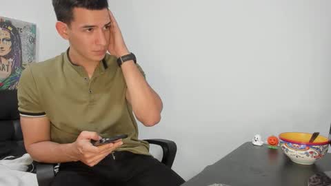 Snapshot of mike3xxx chatting on October 26, 8:42 am mike3xxx online show from October 26, 8:42 am