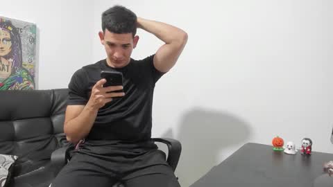 Snapshot of mike3xxx chatting on October 28, 2:04 am mike3xxx online show from October 28, 2:04 am