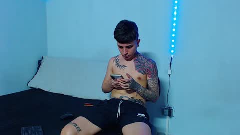 Snapshot of mike777jr chatting on January 31, 4:17 pm Mike IMDEPENDIENT MODEL online show from January 31, 4:17 pm