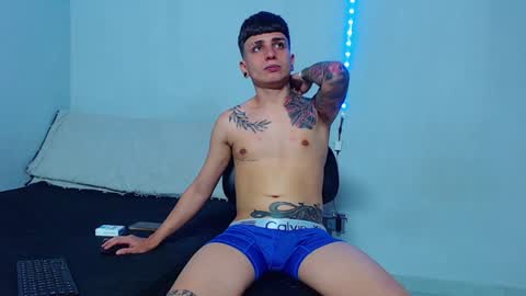 Snapshot of mike777jr chatting on February 7, 3:45 am Mike IMDEPENDIENT MODEL online show from February 7, 3:45 am