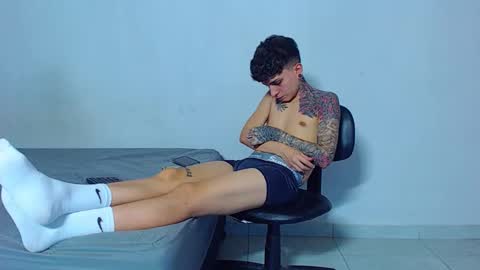 Mike IMDEPENDIENT MODEL online show from February 12, 3:01 am