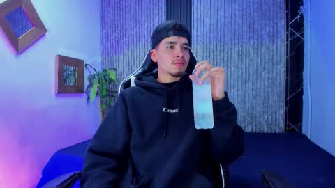 Mike 0233 online show from January 18, 4:16 am