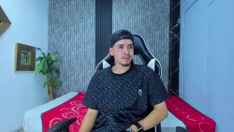 Mike 0233 online show from February 3, 3:37 am