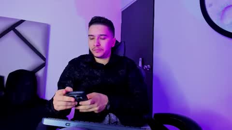 Snapshot of mike_257_ chatting on October 28, 11:36 am Mike online show from October 28, 11:36 am