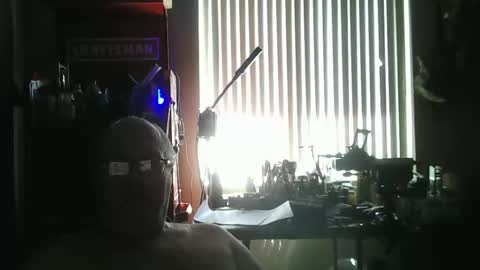 Snapshot of mike_allen4 chatting on April 11, 5:50 pm mike_allen4 online show from April 11, 5:50 pm