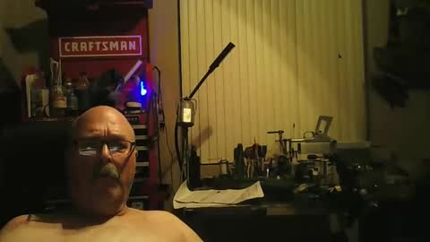 Snapshot of mike_allen4 chatting on April 25, 5:21 am mike_allen4 online show from April 25, 5:21 am