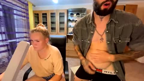 Mike and anna online show from April 2, 8:28 pm